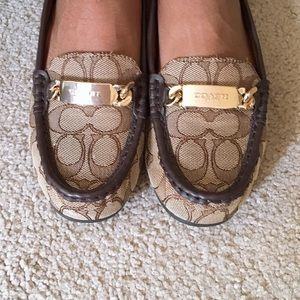 Women’s signature coach flats
